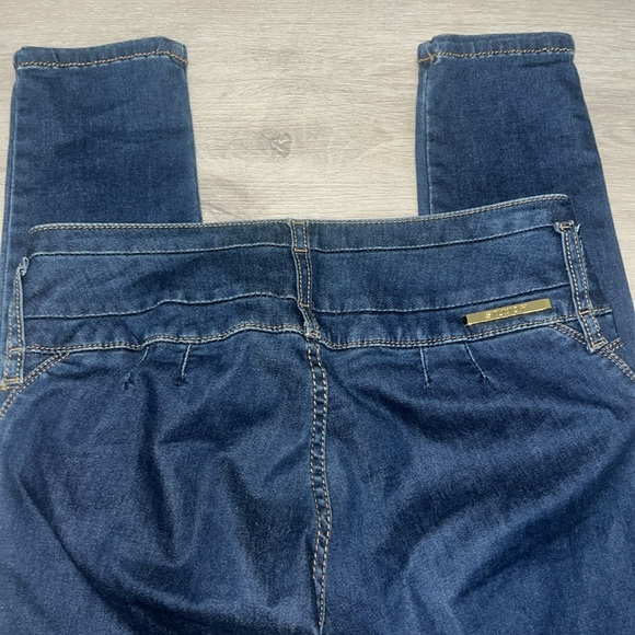 Skinny Lift-up Jean - Picture 4 of 4